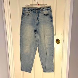 American Eagle Size 8 Blue Relaxed Mom Jeans